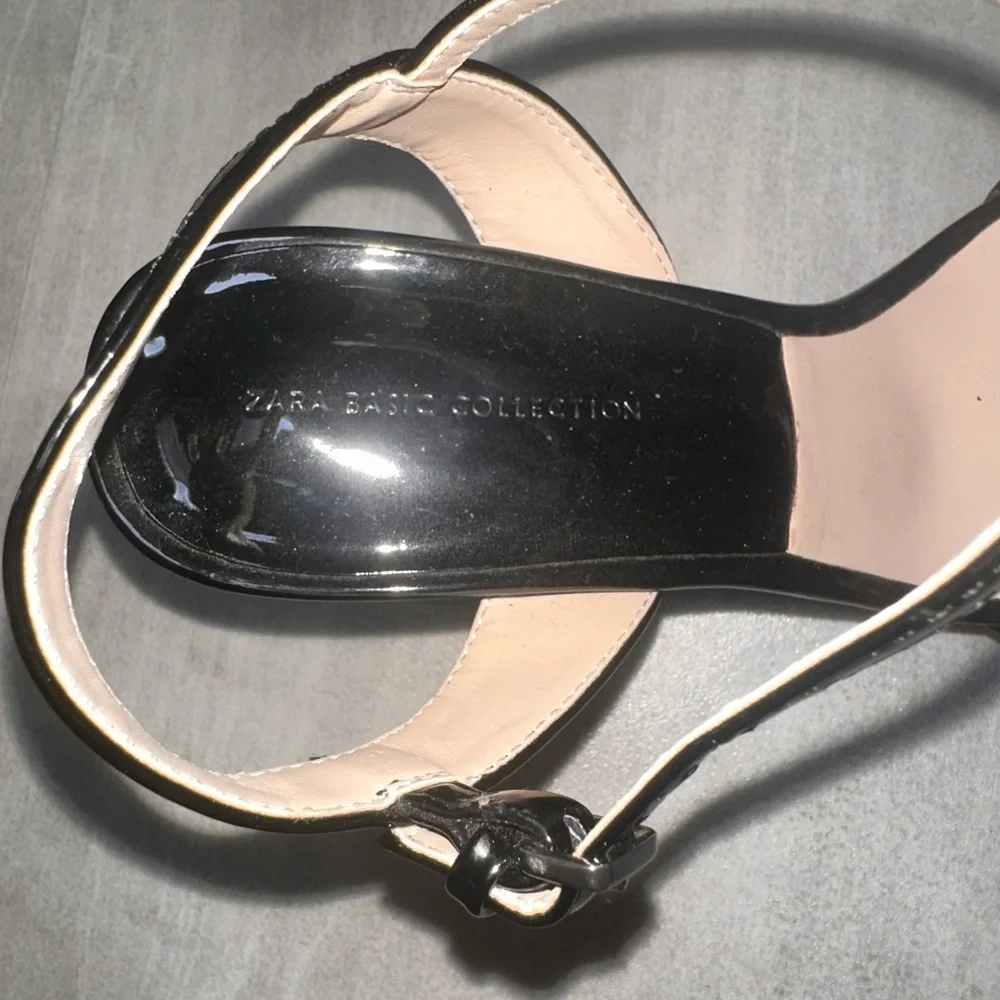 Zara Basics- Black Patent Platform Block Heel Sandals size 39 - Picture 3 of 4